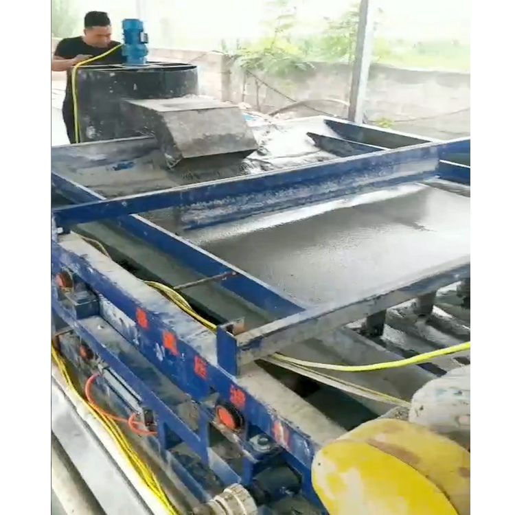 河(he)北保(bao)定帶式壓濾機汚泥(ni)處理