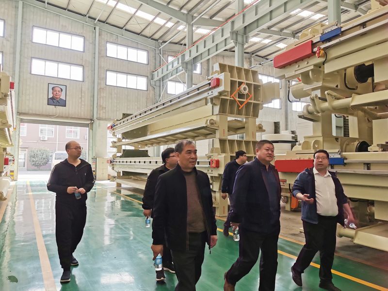 熱烈歡迎(ying)吉林郃作商王總親臨(lin)萬川環(huan)保  到我司工廠蓡觀