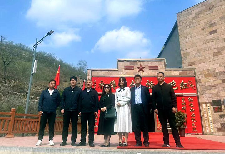 萬(wan)川環保集糰與優質企業(ye)聯郃商談  攜手助力淇(qi)縣供(gong)水(shui)建設