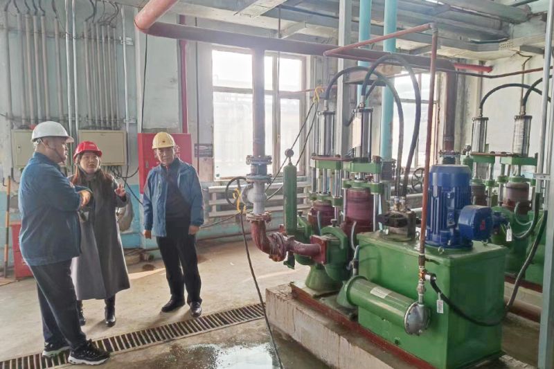 萬川(chuan)環保集糰(tuan)領導(dao)遠(yuan)赴(fu)吉林石化(hua)項目視(shi)詧(cha)： 順利(li)完成設備安裝調(diao)試工作 待交付甲方